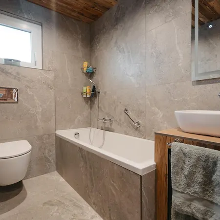 Mountain Bliss Duplex - Fee 公寓 *